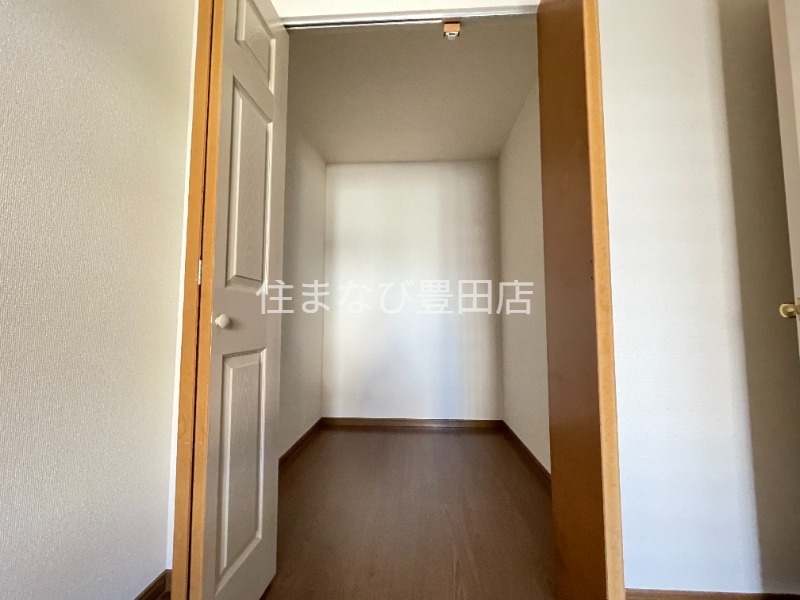 収納　同型別部屋写真（反転）