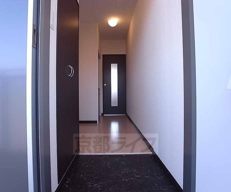 その他部屋・スペース　圧迫感のない廊下です。