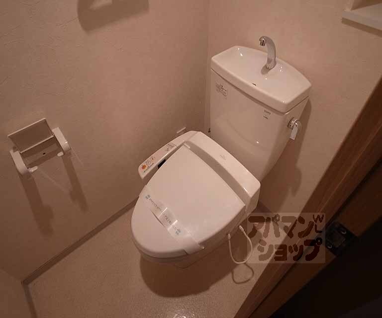 トイレ　ウォシュレット・ウォームレット機能搭載のトイレです。