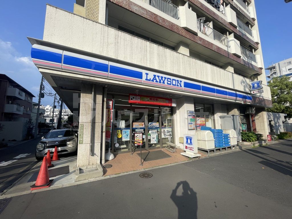 コンビニ　ローソン文京白山五丁目店（コンビニ）まで60m