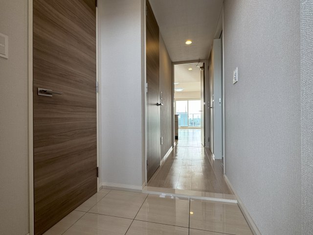 玄関　ハイセンスな玄関ドアが自慢です。