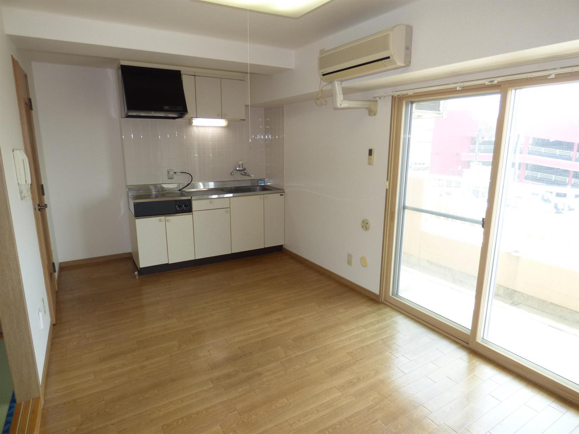 キッチン　リビング