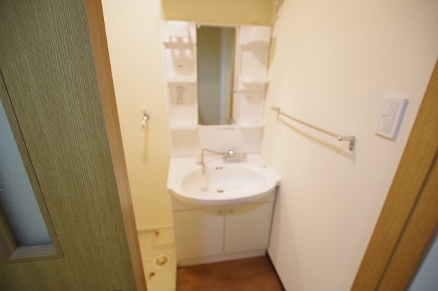洗面設備　※別号室の写真使用中