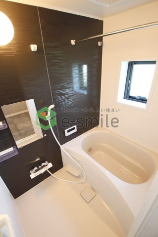 バス・シャワールーム　落ち着いた空間のお風呂です