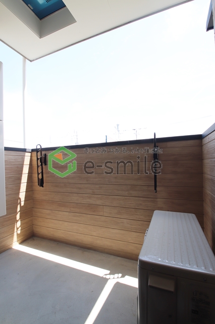 バルコニー　開放的で明るい空間を演出してくれるバルコニーです