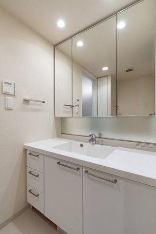 洗面設備　※写真は同タイプ住戸です。