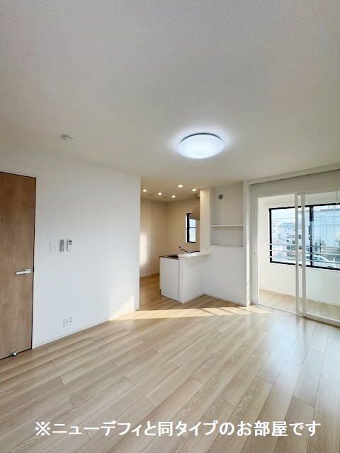 居室・リビング　同メーカー施工例