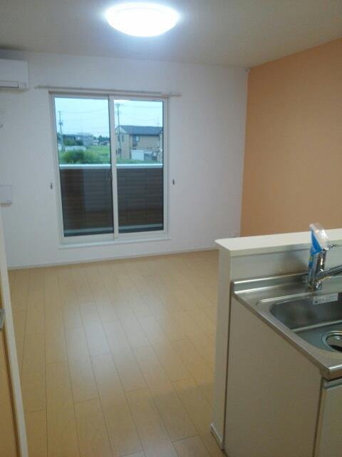 居室・リビング　すべて参考写真です（202）　※201は反転タイプです