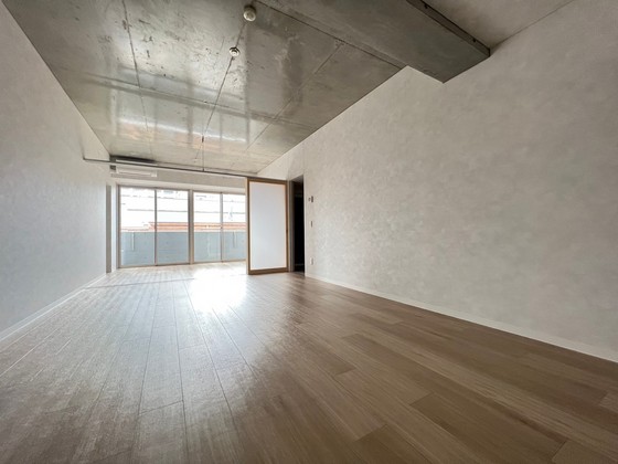 居室・リビング　※別部屋の写真です