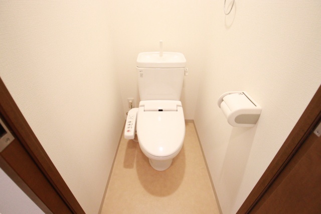 トイレ　※別室の参考写真の為、現況優先です。