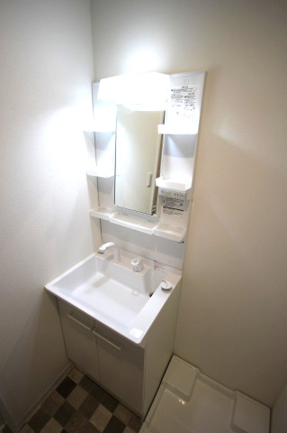 洗面設備　シャワー付き洗面台