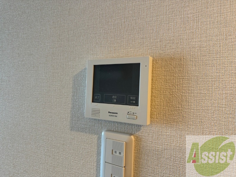 セキュリティ　モニタ付インターホンです。セキュリティ面も安心ですね！