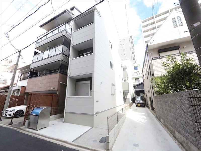 建物外観　外観　オートロック付　宅配ＢＯＸ有り