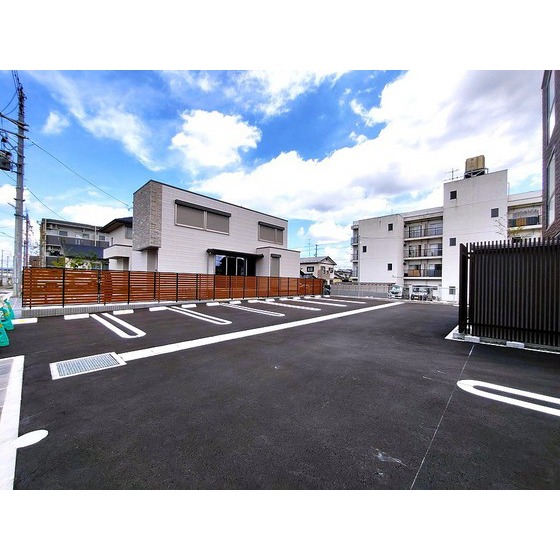 駐車場　敷地内駐車場