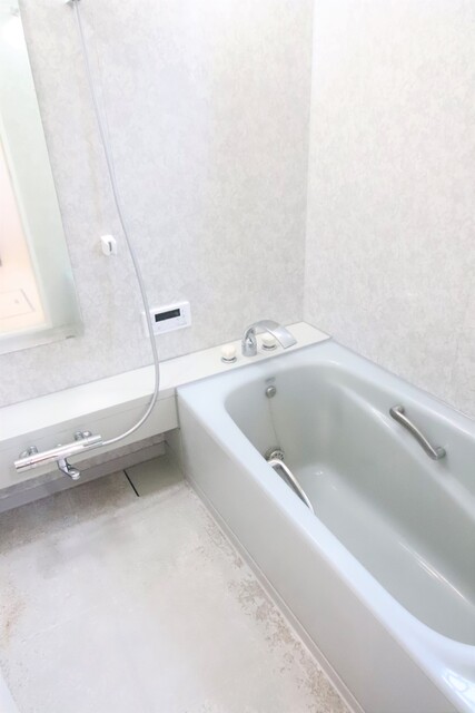 バス・シャワールーム　追焚付きバスルーム♪