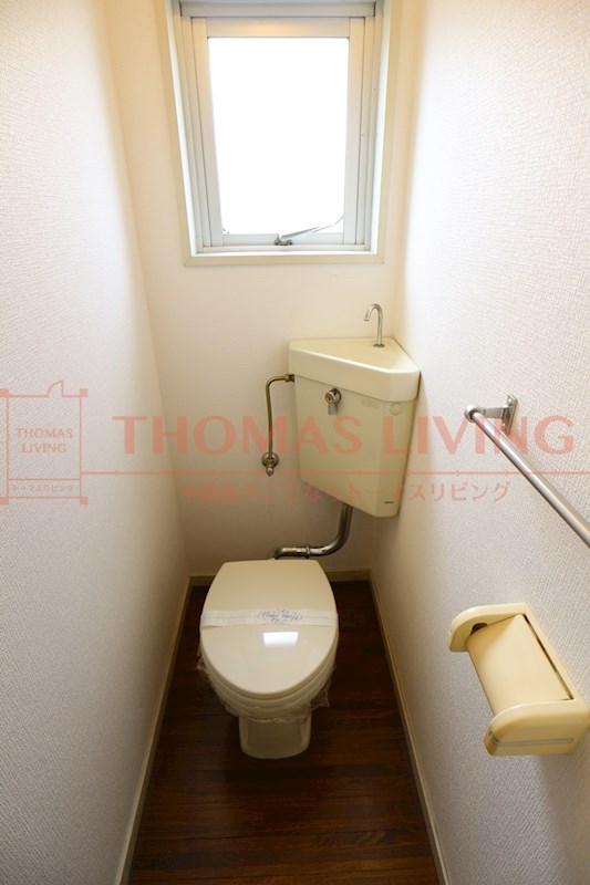 トイレ　バス・トイレ別です。