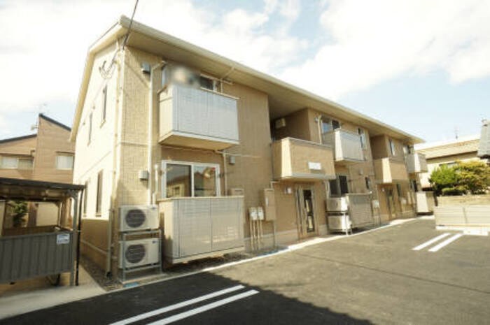 建物外観　2015年築、大和ハウス施工