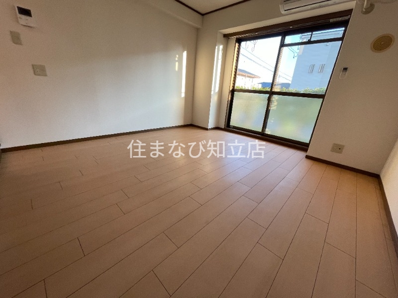 居室・リビング　同型別部屋写真