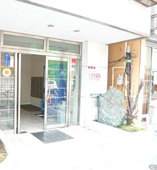 エントランス　ゆとりのあるエントランスです