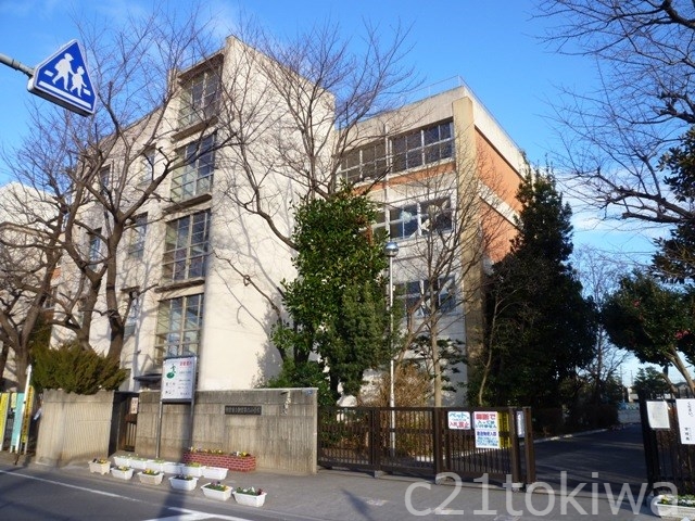 小学校　朝霞市立朝霞第六小学校（小学校）まで148m