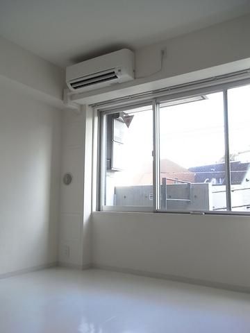 居室・リビング　南向きの明るいお部屋