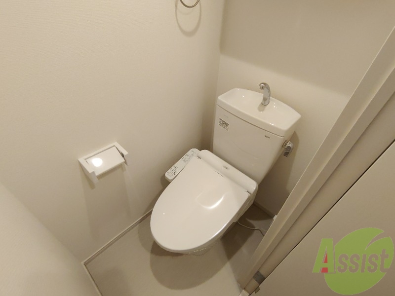 トイレ　トイレは綺麗でウォッシュレットも付いて快適にお使い頂けます。