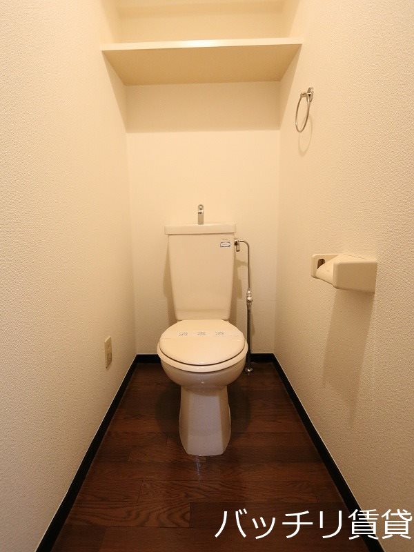 トイレ　別号室タイプの為、現状を優先いたします