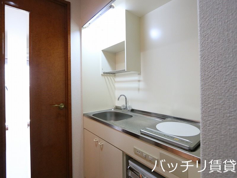 キッチン　別号室タイプの為、現状を優先いたします