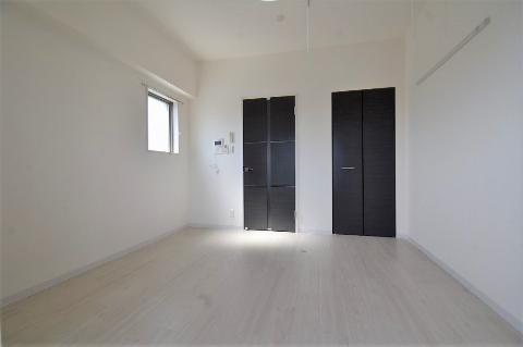 居室・リビング　室内