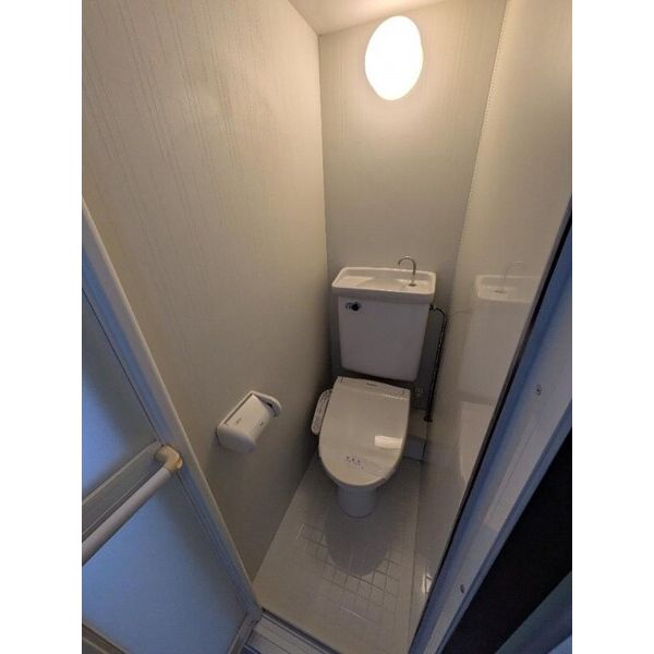 トイレ　温水洗浄便座付きでおすすめ！