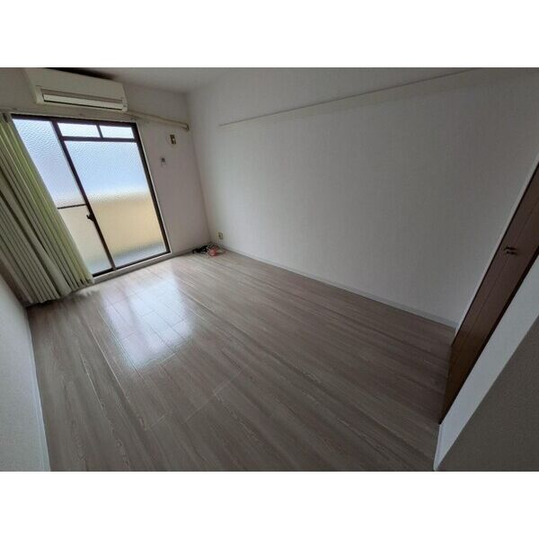 居室・リビング　エアコン付きで初期費用を抑えられます♪