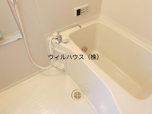 バス・シャワールーム　追い焚き機能付きバス！