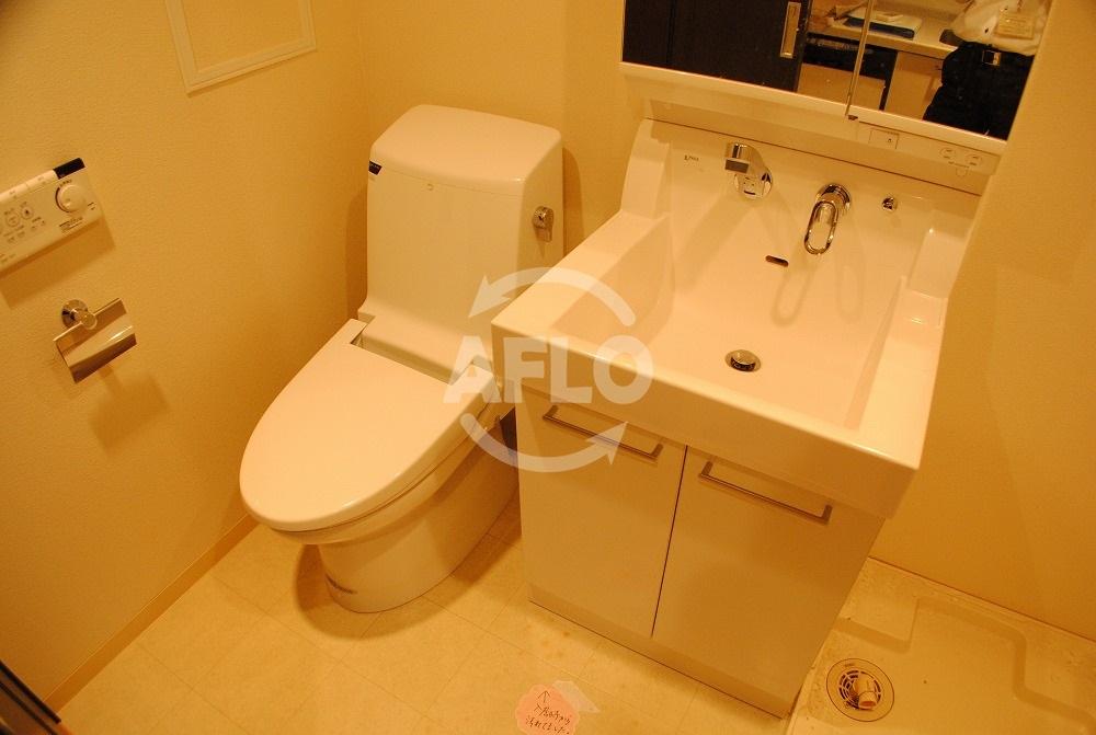 トイレ　ゼウス西梅田プレミアム　ウォシュレット