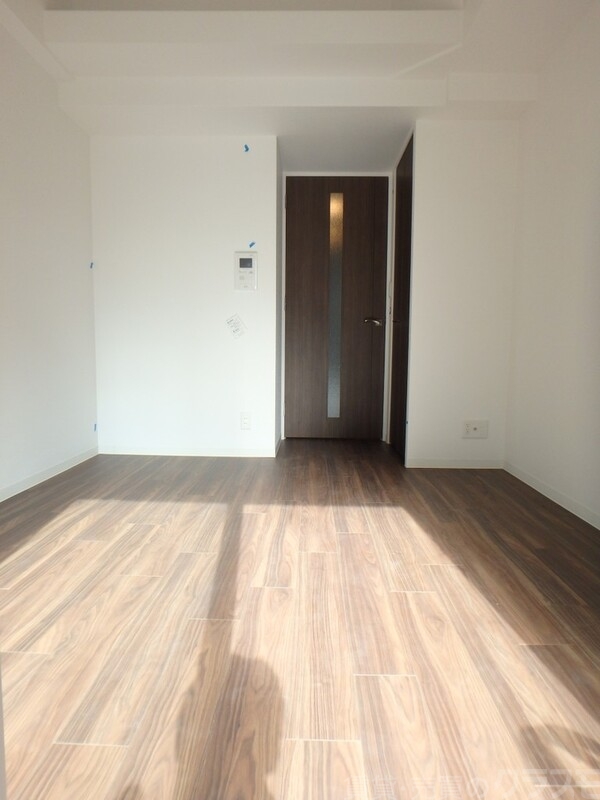 居室・リビング　床の色は部屋ごとに異なります