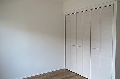 居室・リビング　☆明るい洋室☆