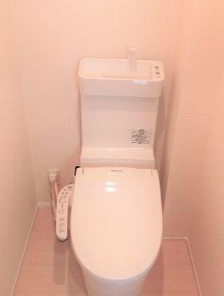 トイレ　トイレもきれいです