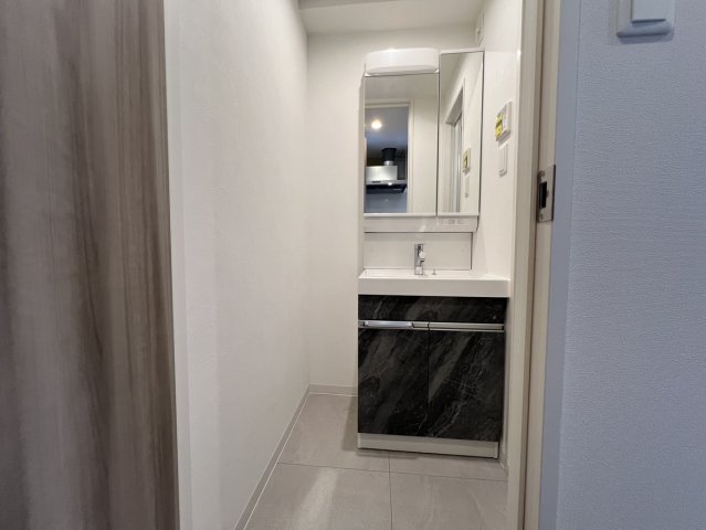 洗面設備　朝の身支度には欠かせない独立洗面化粧台