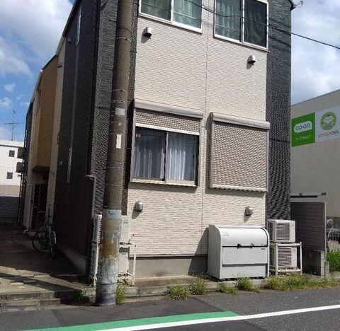 エントランス　エントランス?