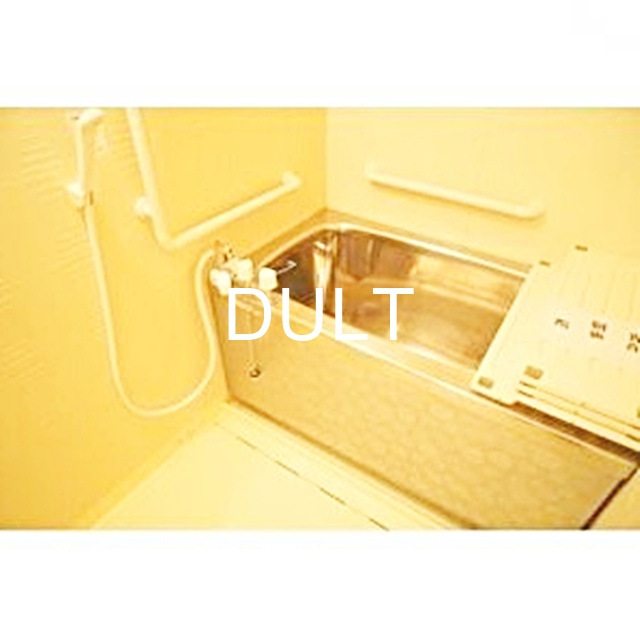 バス・シャワールーム　バスルームです。