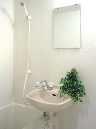 洗面設備　参考写真（同物件別部屋）