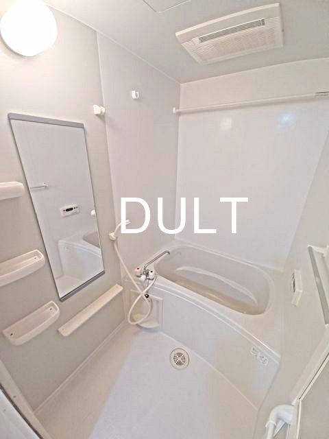 バス・シャワールーム　バスルームです。