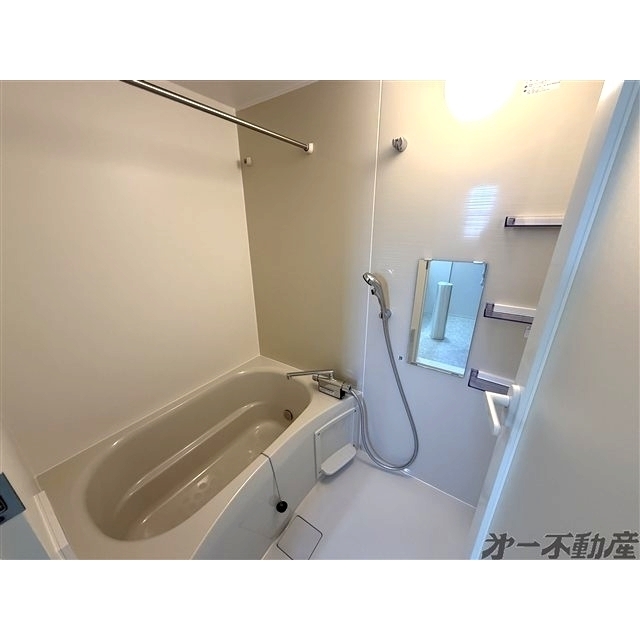 バス・シャワールーム　バス