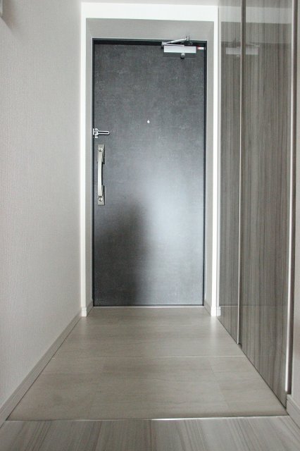 玄関　同物件別号室のものです。