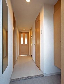 玄関　※同物件別号室参考写真