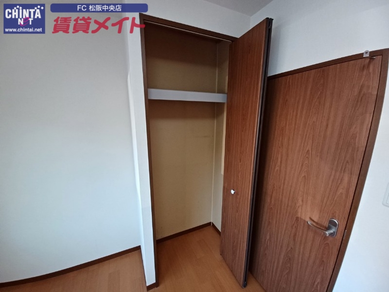 収納　同型参考写真