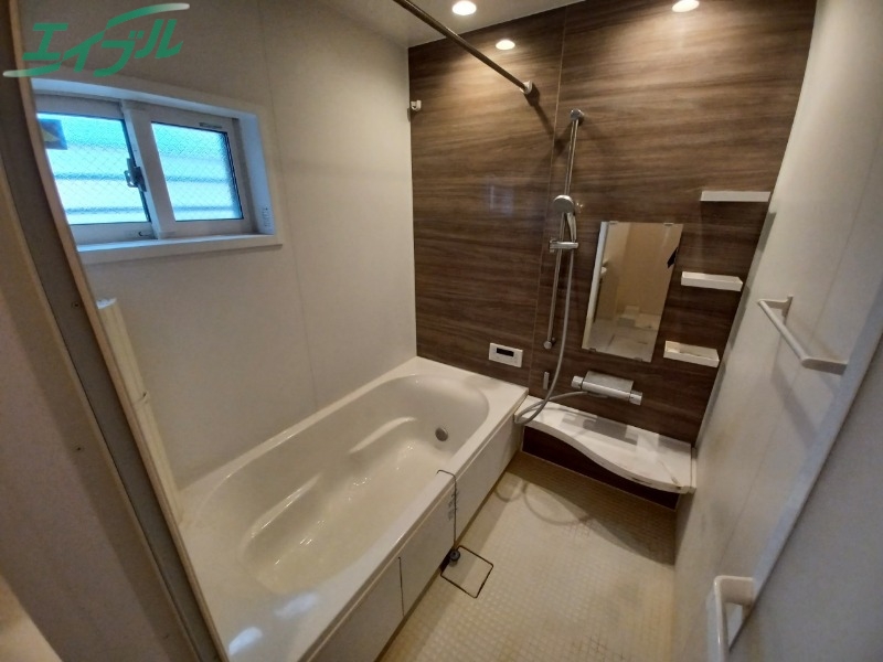 バス・シャワールーム　同型参考写真