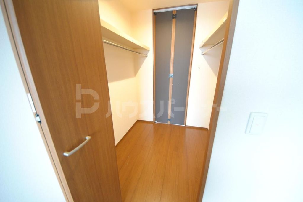 収納　ウォークスルーです。