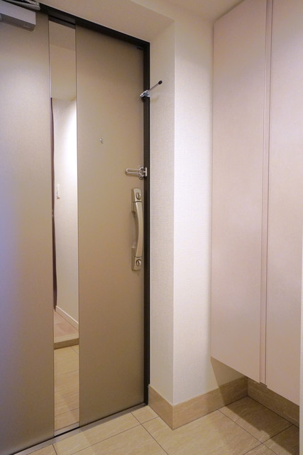 玄関　※写真は同タイプ住戸です。