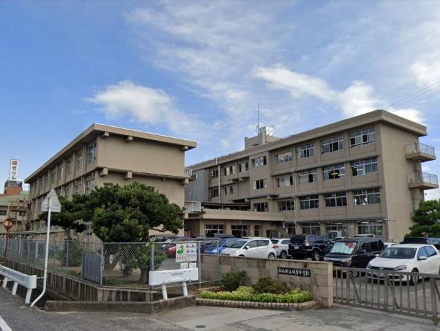 中学校　城東中学校（中学校）まで1045m