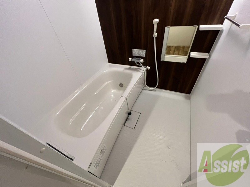 バス・シャワールーム　お風呂です！一日の疲れを癒してくださいね！